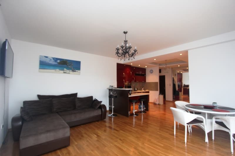 An apartment with seaview in Rafailovici