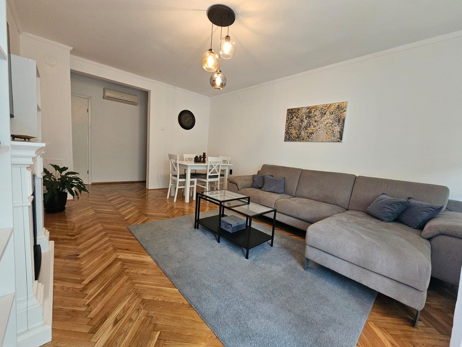 Beautiful and spacious two-bedroom apartment in an excellent location