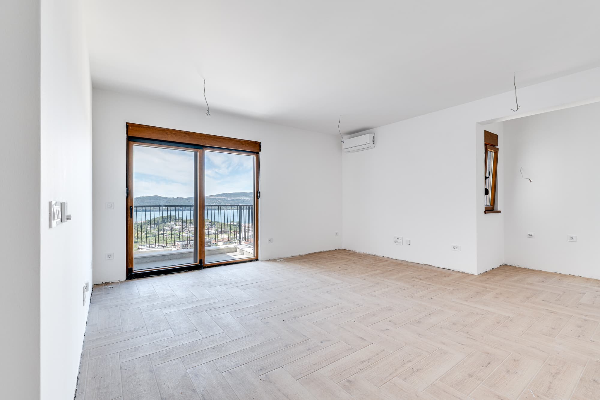 Apartments in a new complex in Tivat
